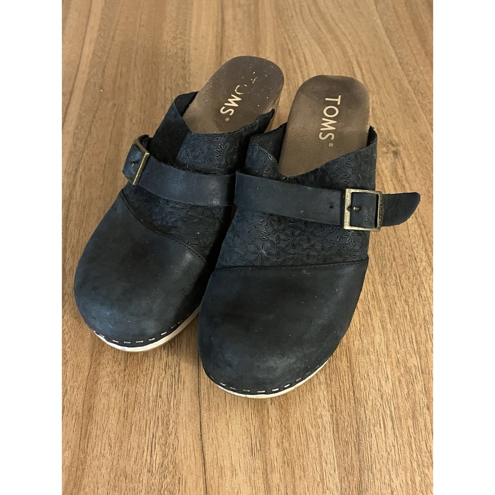 TOMS Shoes Black Closed Toe Mules Chunky Clogs Wood Heels Slip On US 8